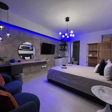 Fat Cow Apartments Larnaca Exterior photo