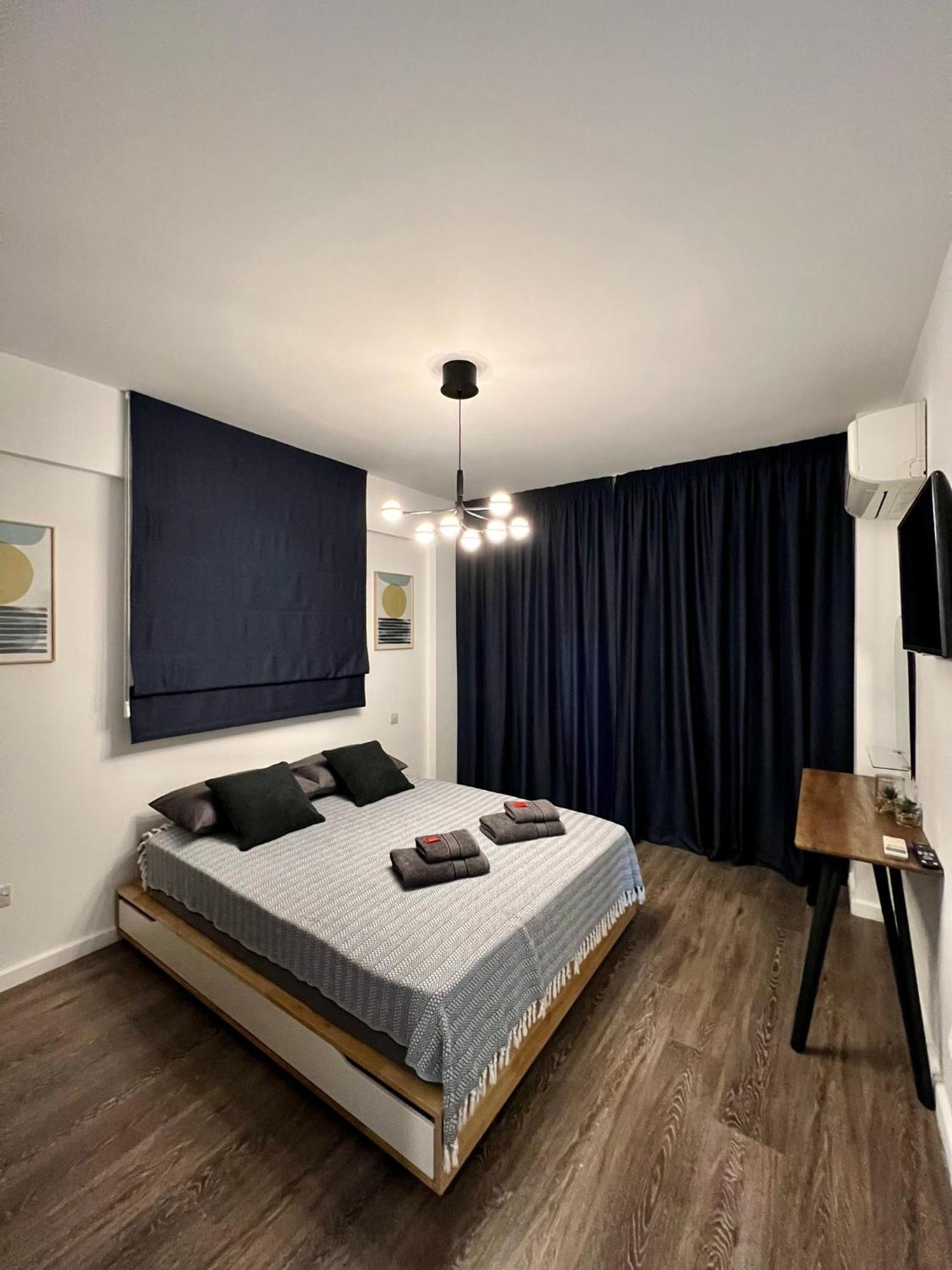 Fat Cow Apartments Larnaca Exterior photo